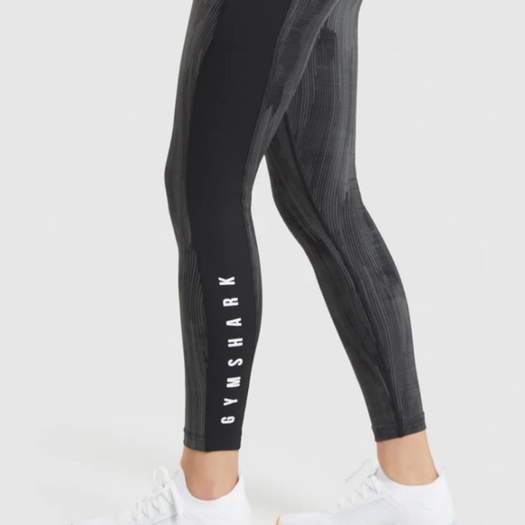 New! Gymshark Sport Leggings Black Print - Picture 6 of 9